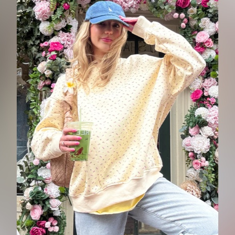 Sunkissed Coconut Toasted Cream Roses Sweatshirt